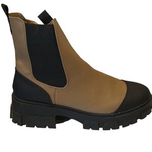 A New Day High Fashion Tan and Black Boots Size 7